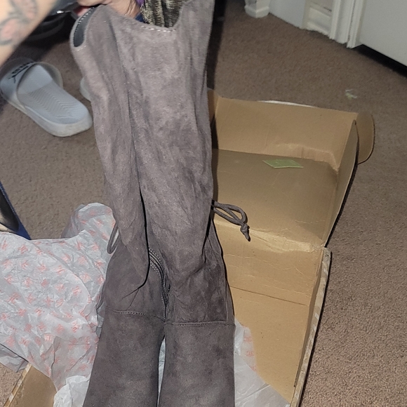 Grey boots - Picture 5 of 8